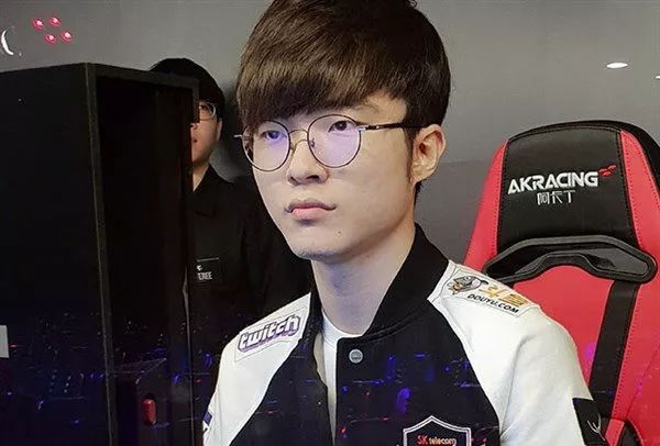 他的形象常 他的形象常