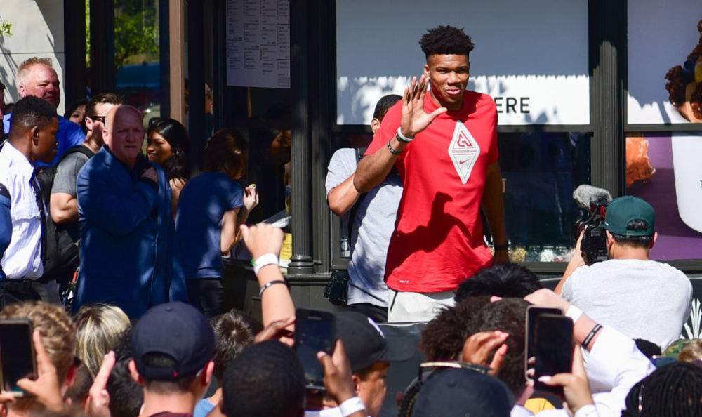 相比之下 相比之下