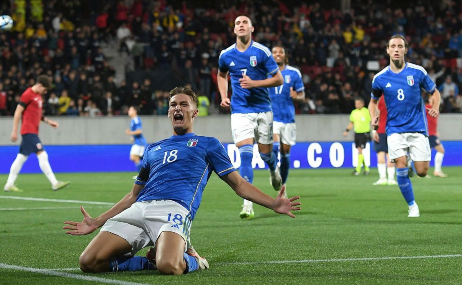 恰逢暑期与 恰逢暑期与